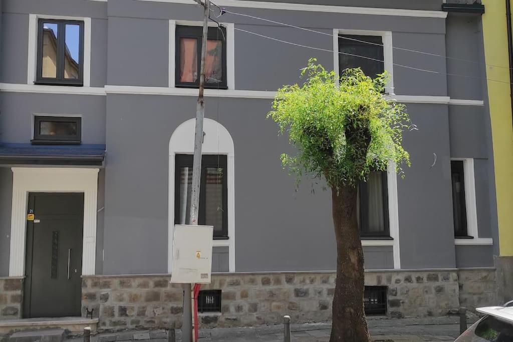 A Lovely 2 Bedroom Apartment In The Heart Of Sofia Exterior photo